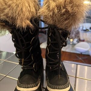 Sorel Women's Joan of Arctic Waterproof Boots Black Size 9.5